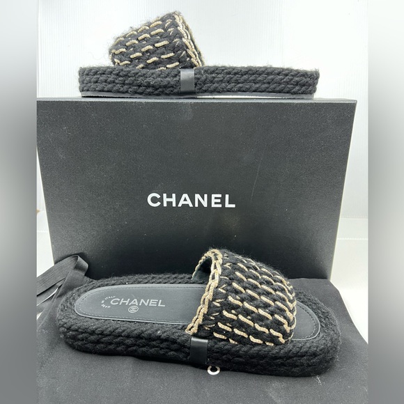 Chanel 2022 CC Black Knit Slide Sandals - Picture 2 of 10
